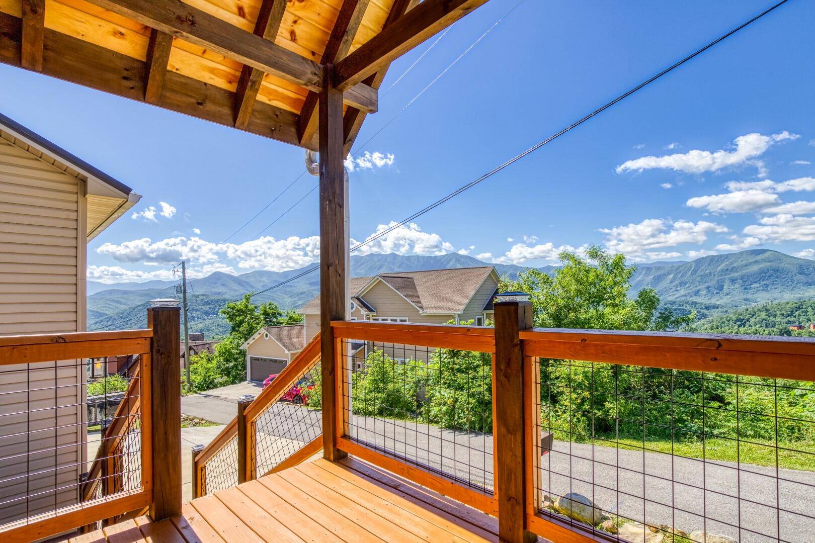 Gatlinburg, TN 37738,810 Oakley WAY