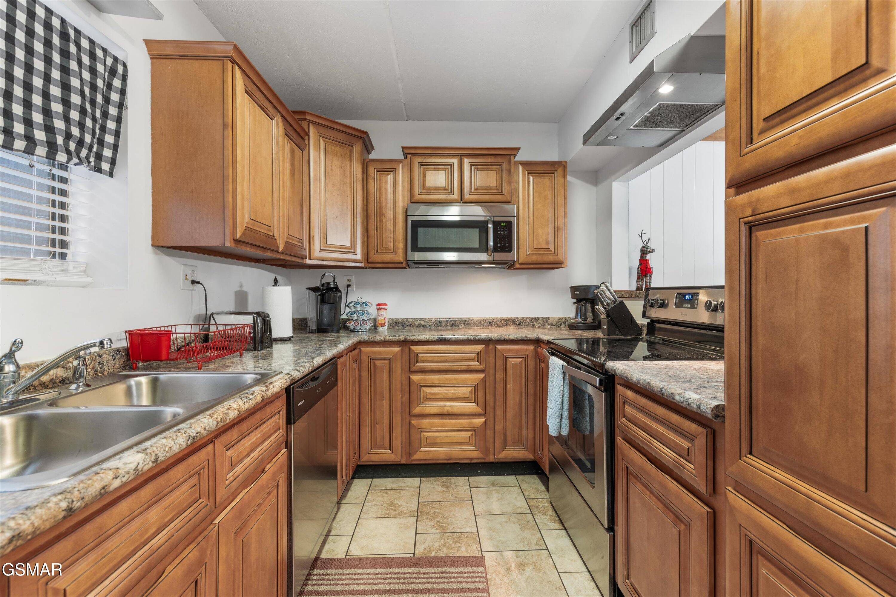 Gatlinburg, TN 37738,1235 Ski Mountain Rd. Apt.614