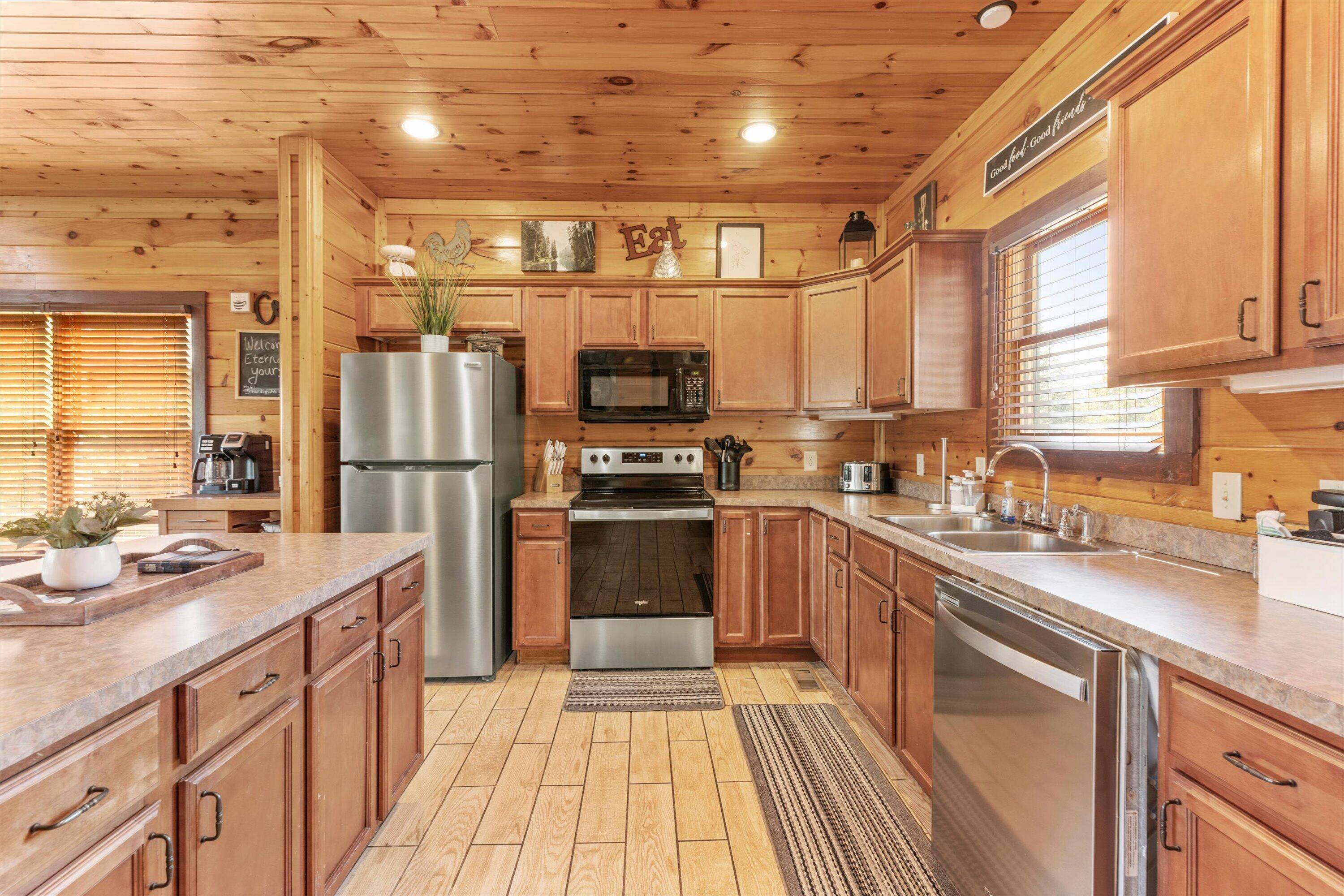 Gatlinburg, TN 37738,648 Park Vista WAY