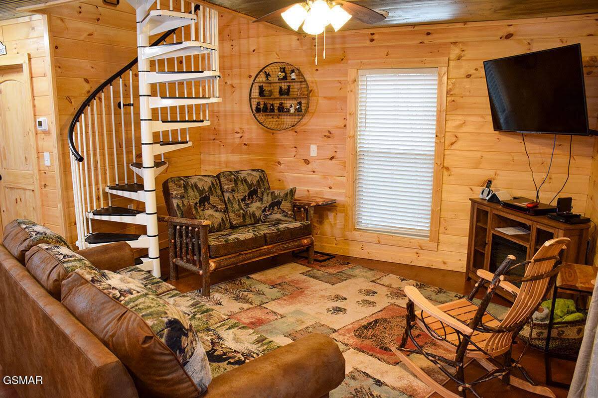 Townsend, TN 37882,1142 Little Round Top Way
