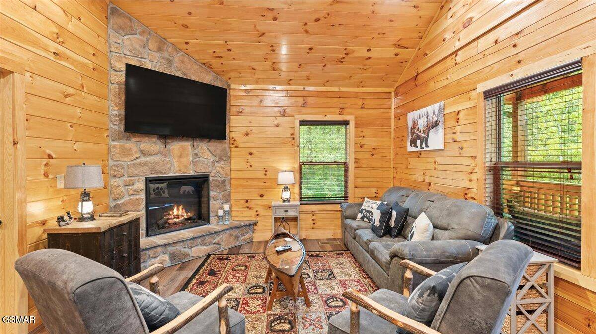 Sevierville, TN 37862,2184 Bear Haven WAY