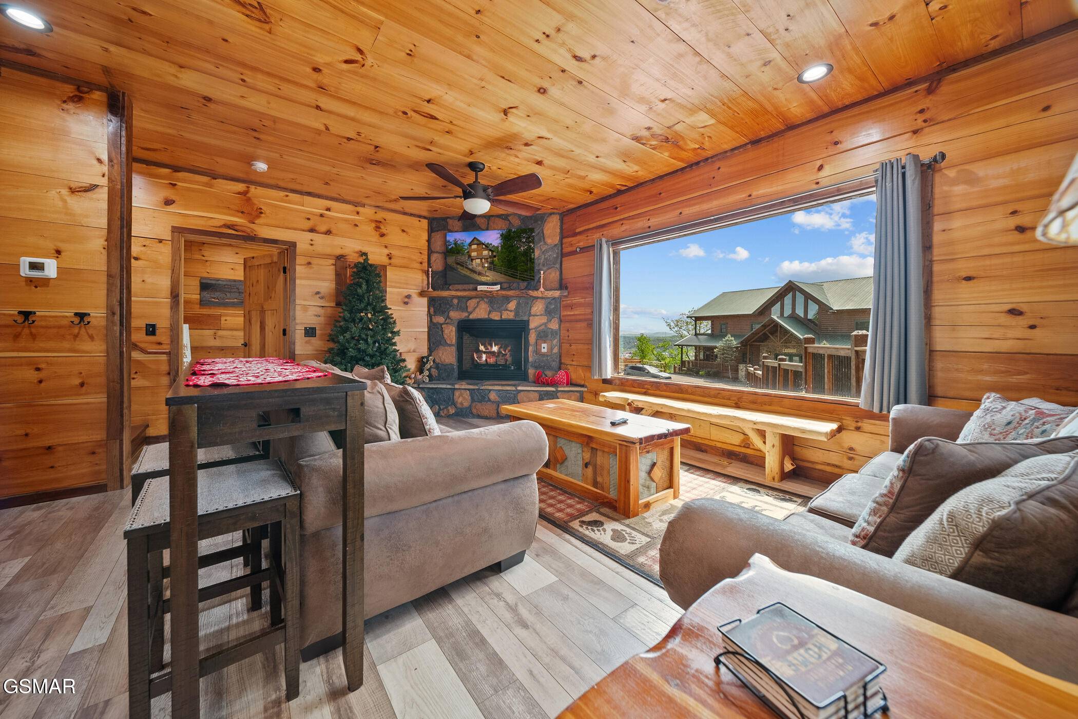 Sevierville, TN 37862,2412 Hawks Nest WAY