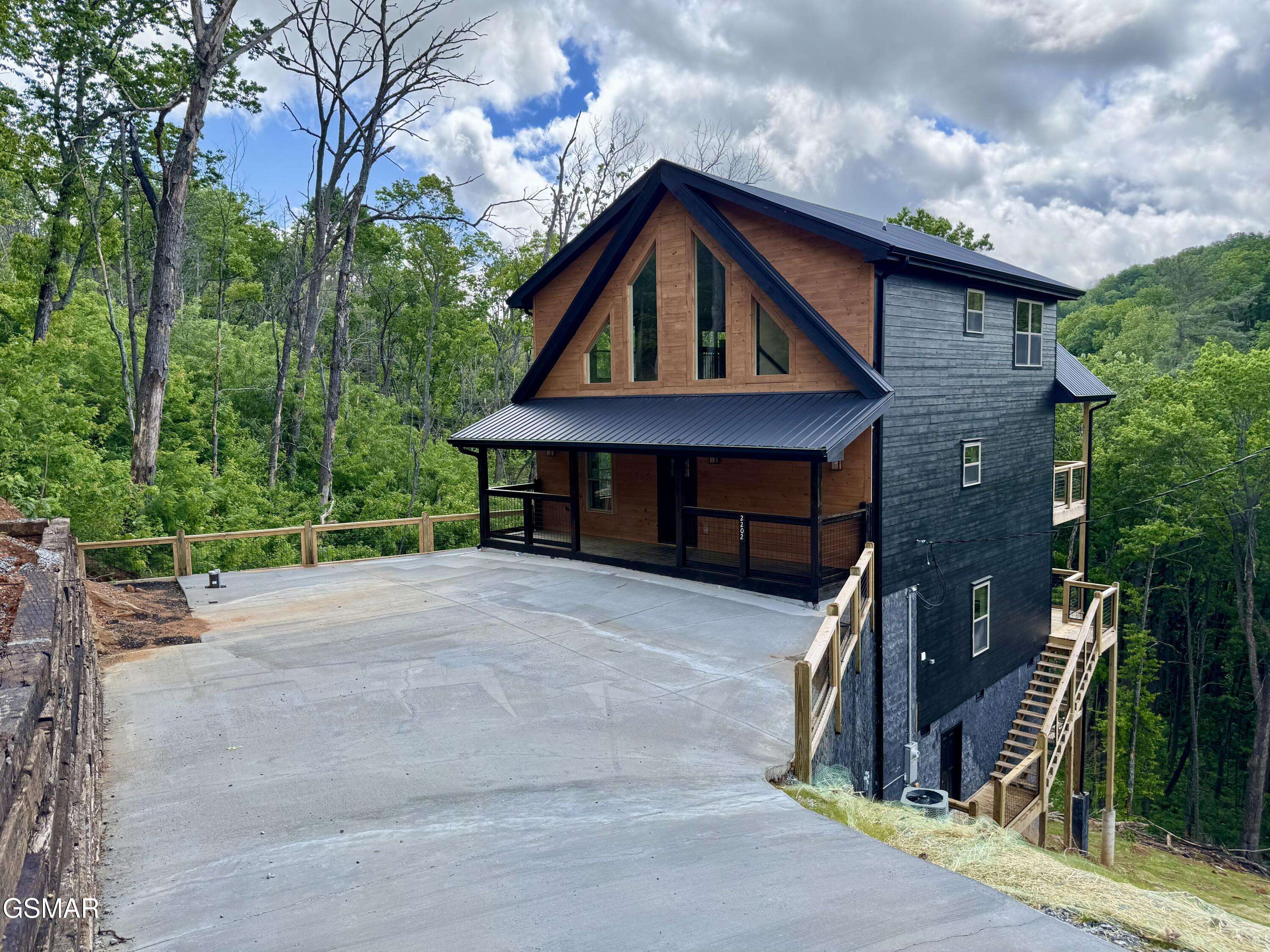 Sevierville, TN 37862,2202 Headrick Lead