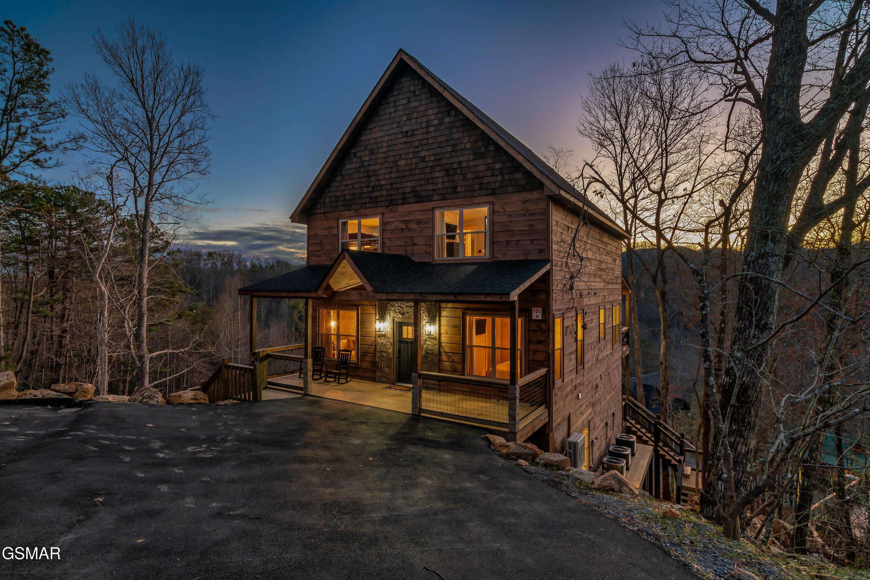 Gatlinburg, TN 37738,1656 parkway TER