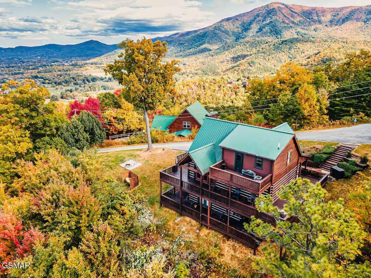 Sevierville, TN 37862,3933 Glenview WAY