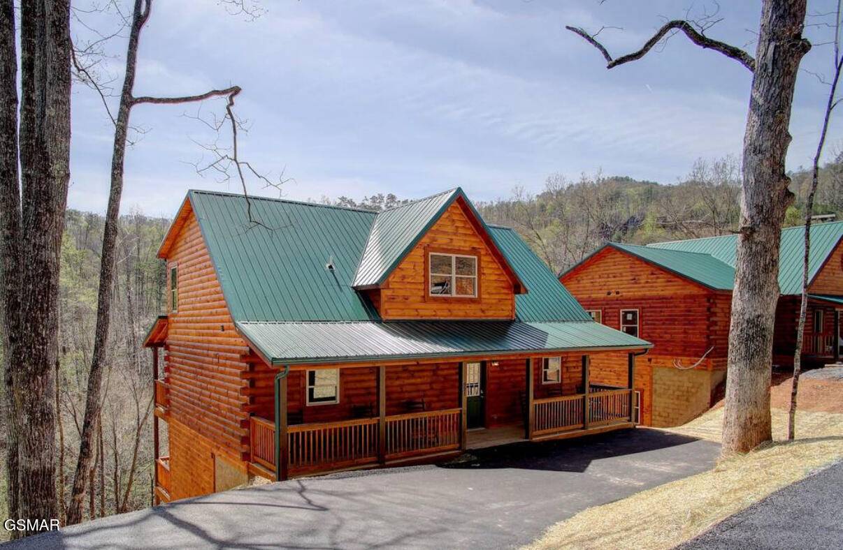 Pigeon Forge, TN 37863,821 String Run WAY