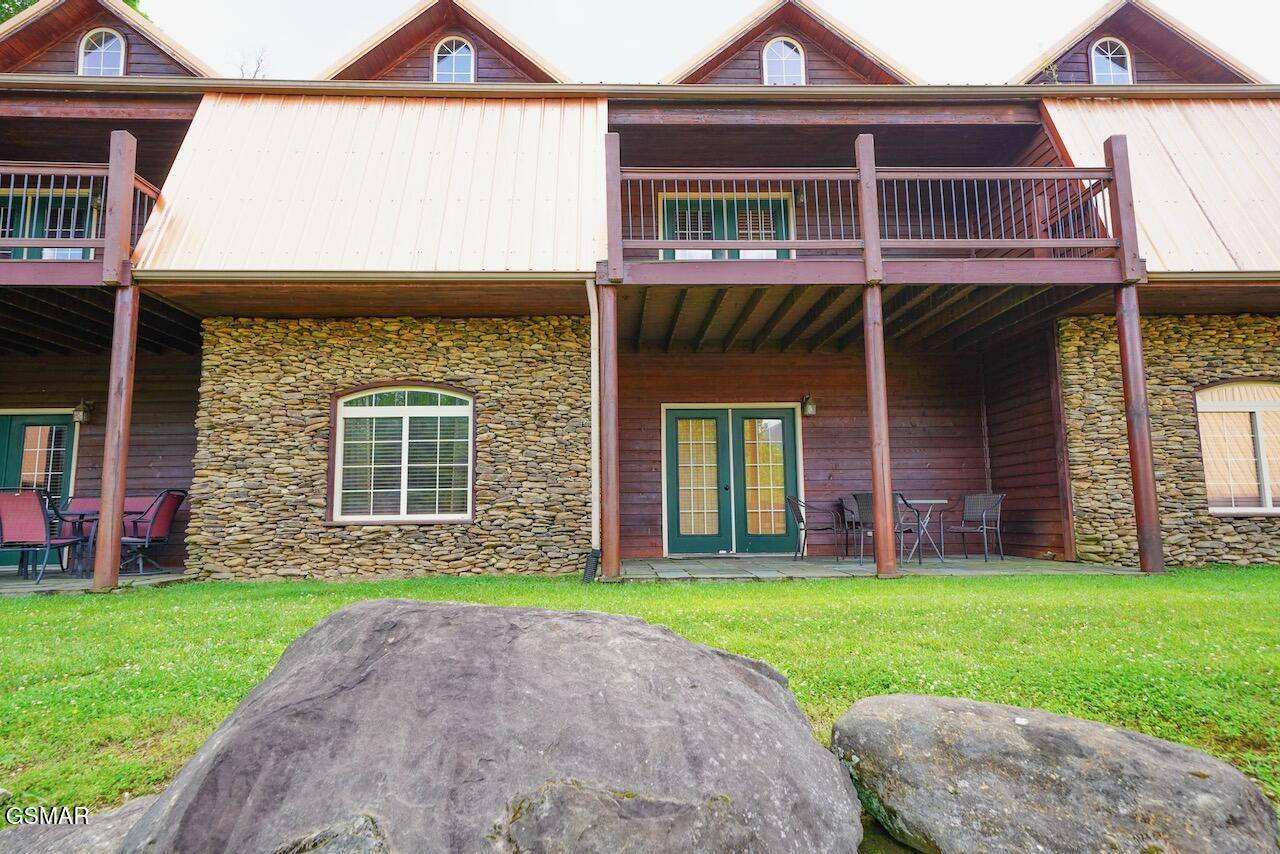 Gatlinburg, TN 37738,206 Forrest Loop WAY 15
