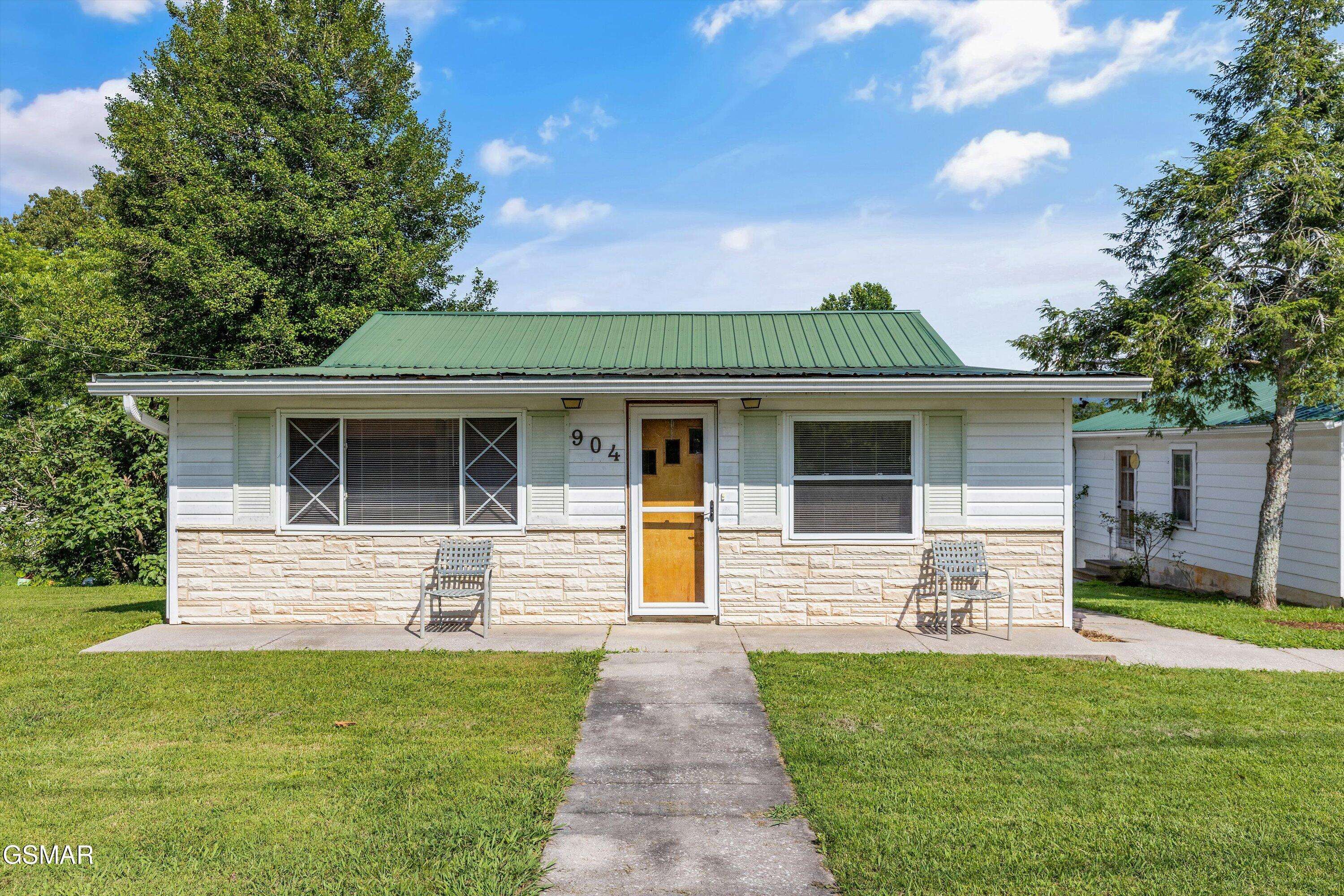 Maryville, TN 37803,904 Ridge RD