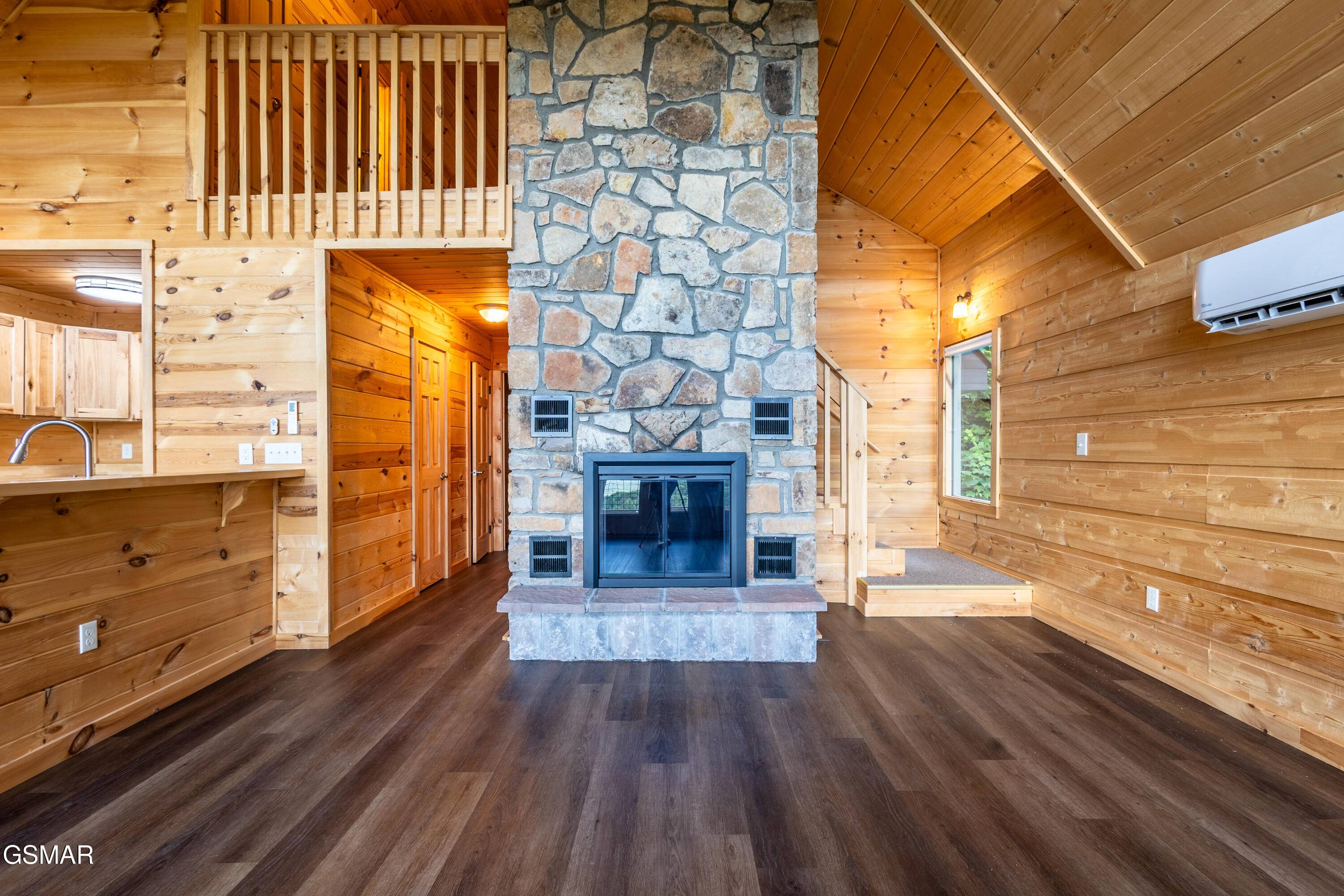Sevierville, TN 37862,2821 Overholt TRL