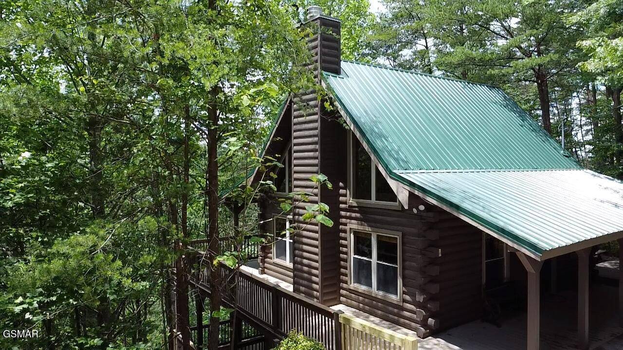 Sevierville, TN 37862,2527 Raccoon Hollow WAY