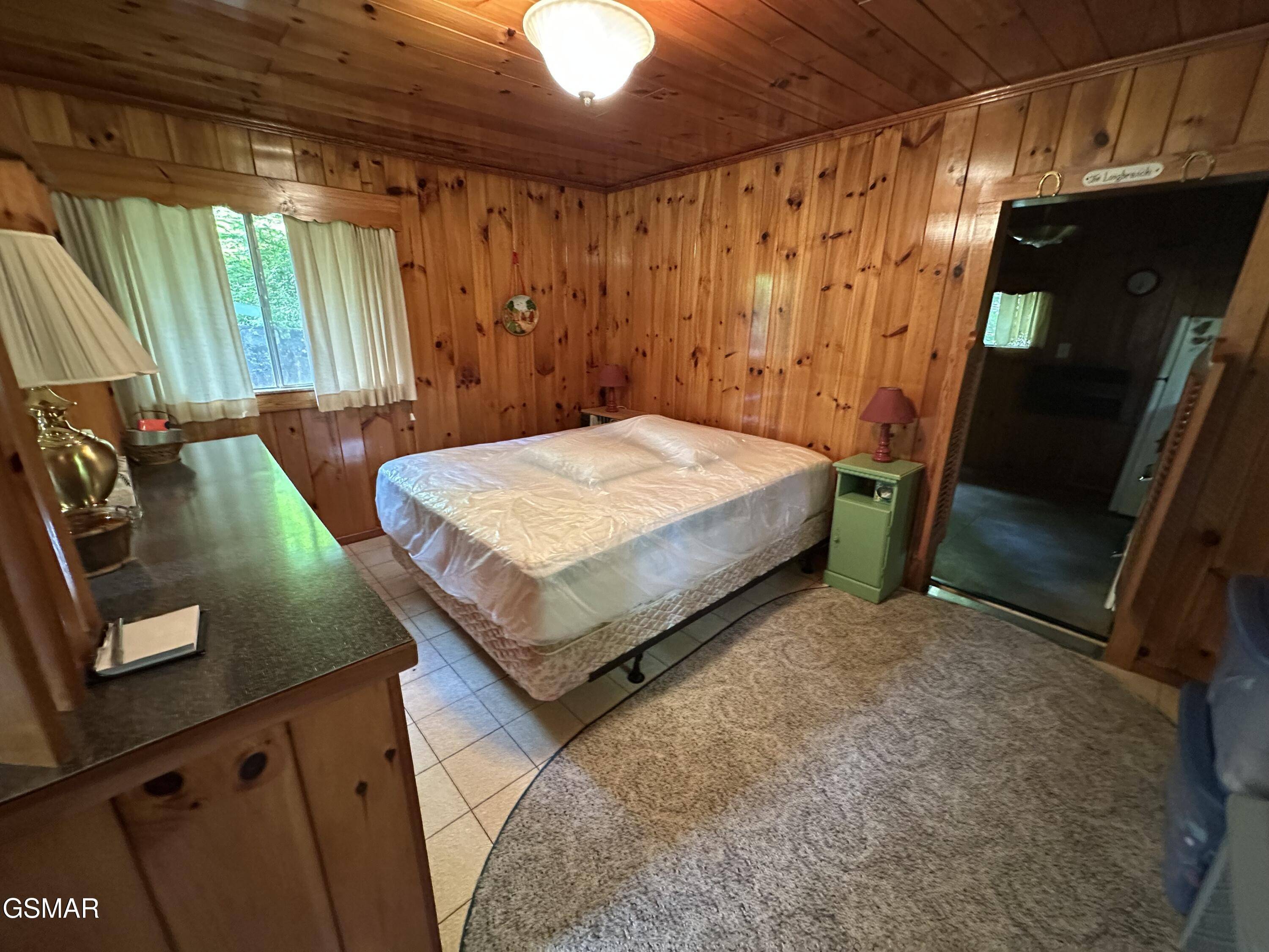 Gatlinburg, TN 37738,1138 Little Smoky RD