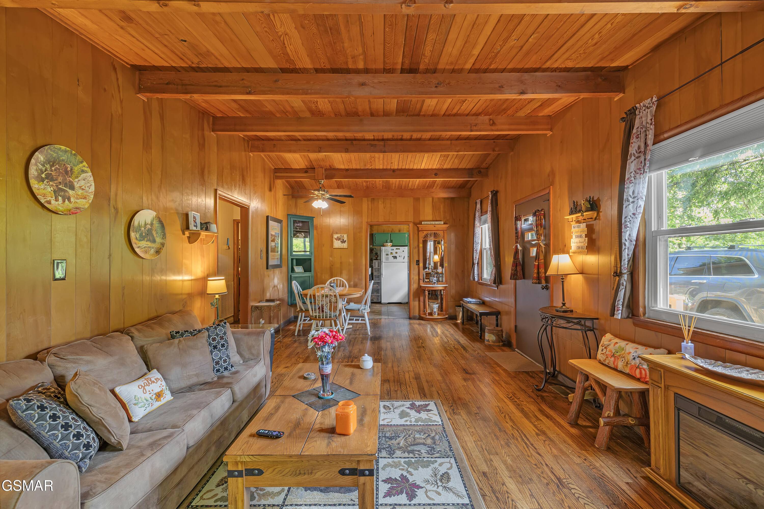 Gatlinburg, TN 37738,432 W Loop RD