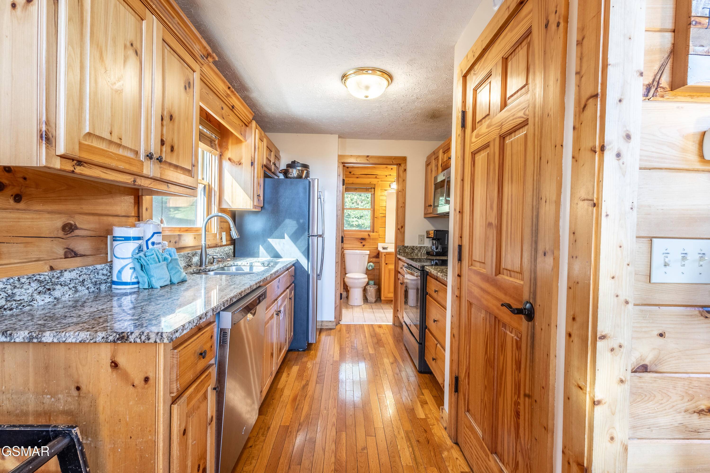 Gatlinburg, TN 37738,960 High Mountain WAY