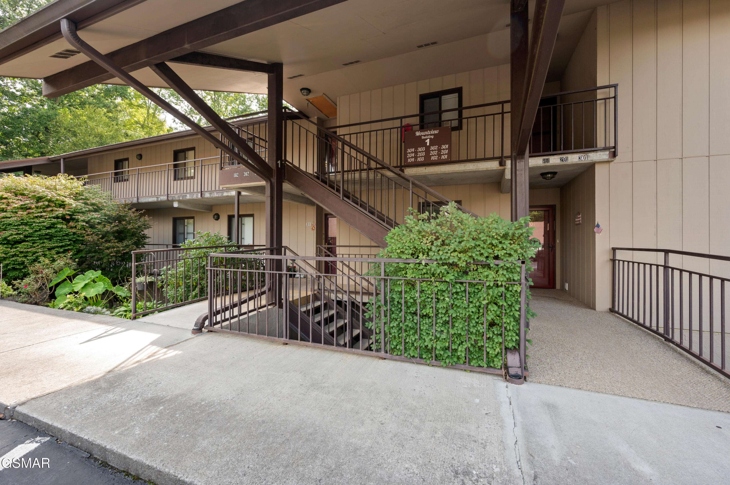 Gatlinburg, TN 37738,221 Woodland RD 102