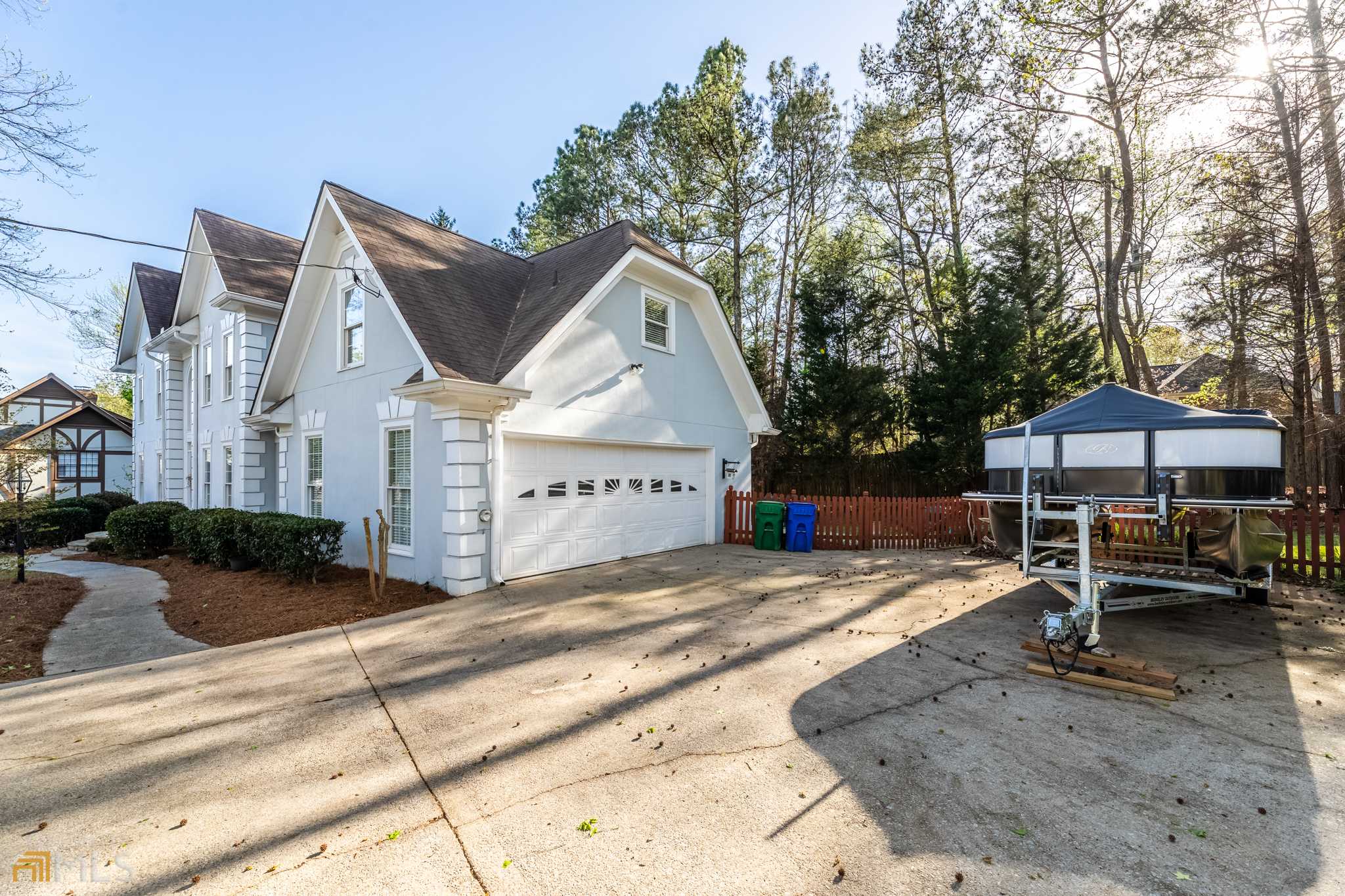 Dunwoody, GA 30338,997 Redstone