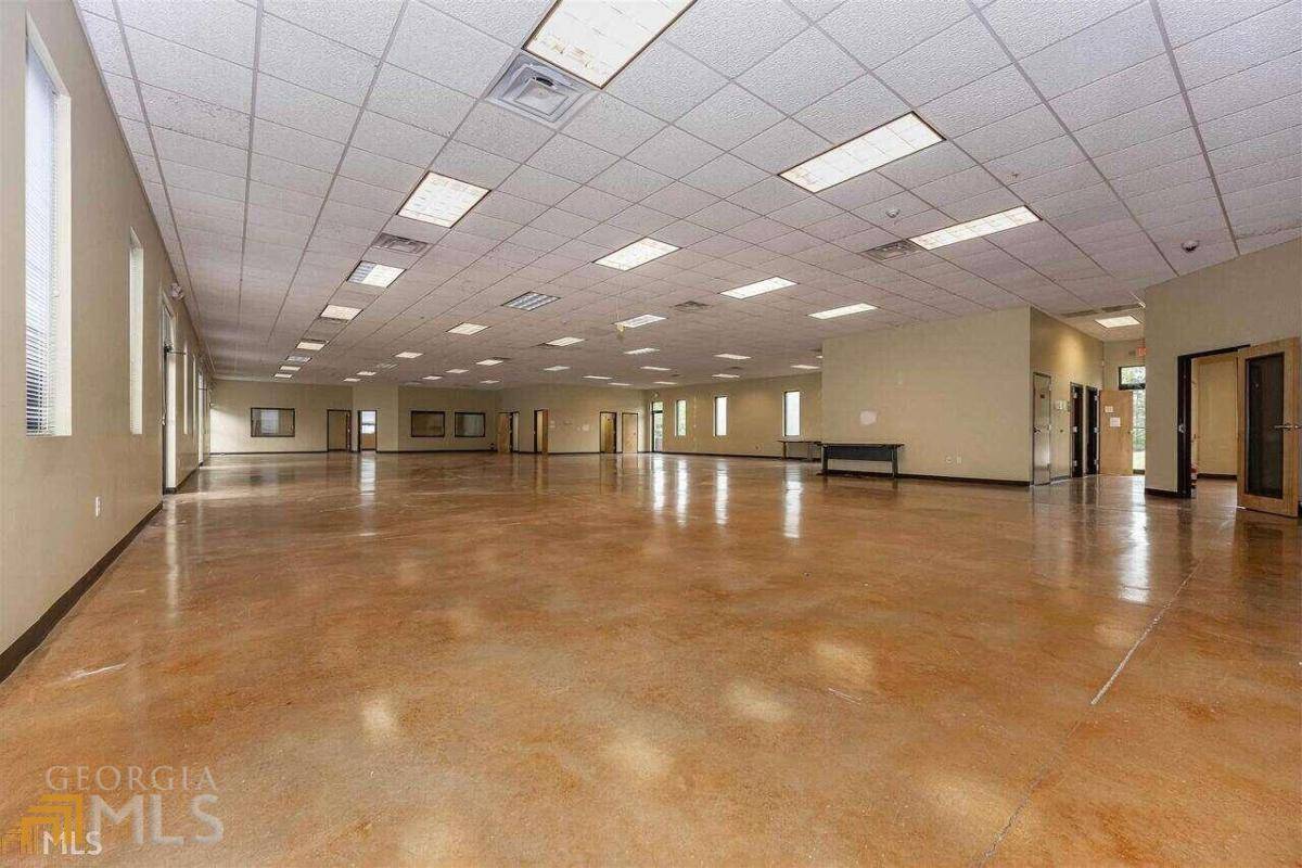 Carrollton, GA 30117,300 Glen Eagles CT #A OR B