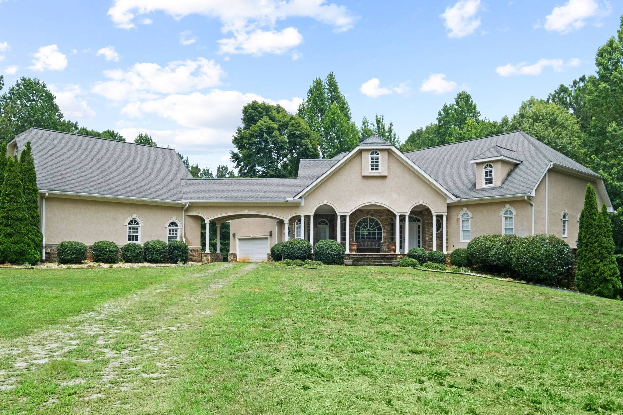 Newnan, GA 30263,20 Clydesdale CT
