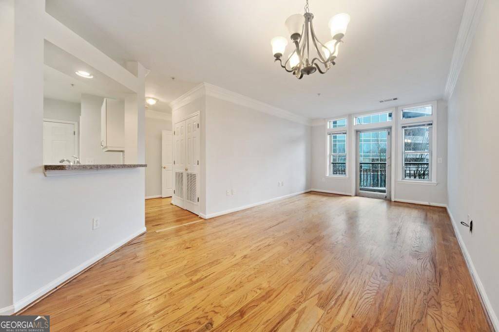 Atlanta, GA 30326,3334 Peachtree RD NE #205