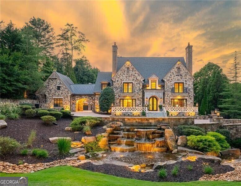 Atlanta, GA 30327,4370 Paran PL NW
