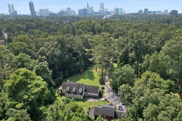 Atlanta, GA 30342,4097 Wieuca RD