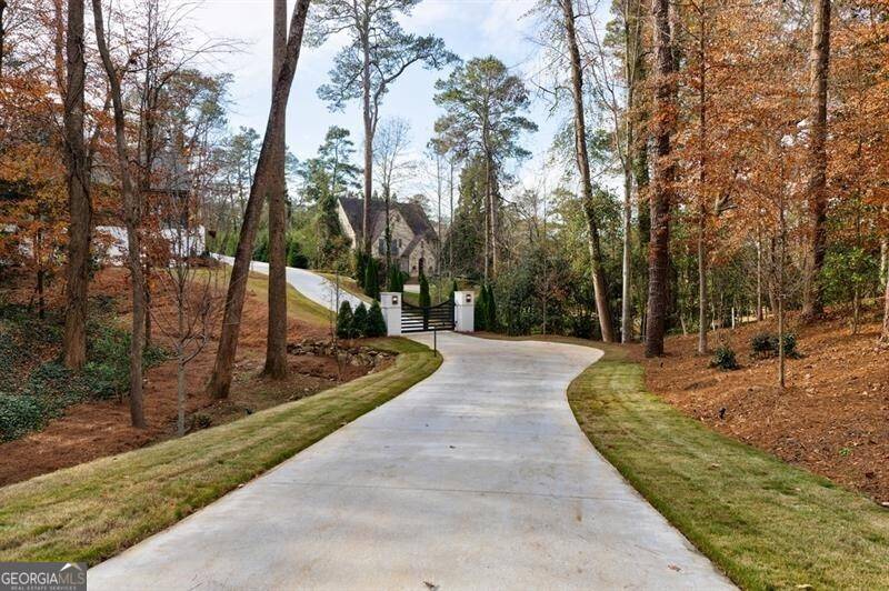 Atlanta, GA 30342,3910 Powers Ferry RD NW