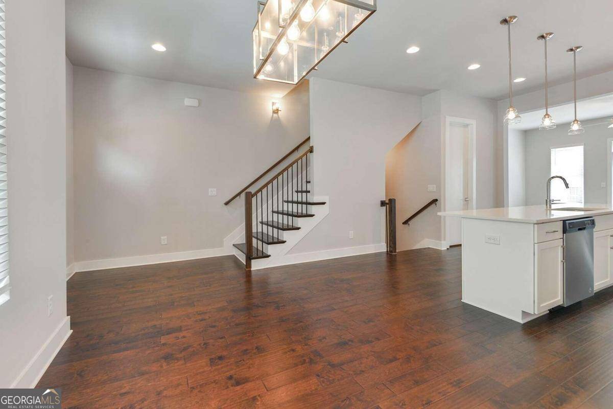 Atlanta, GA 30324,726 Taylor CT NE