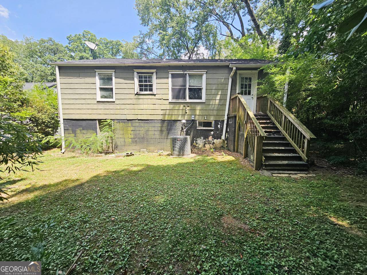 East Point, GA 30344,2165 Pinehurst DR