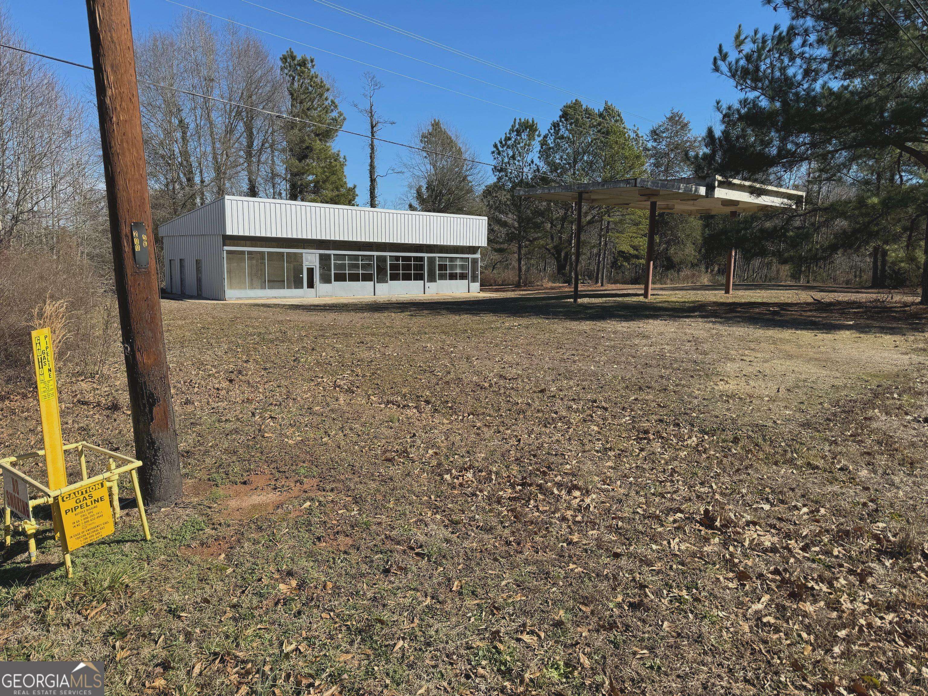 Toccoa, GA 30577,841 Historic Highway 17