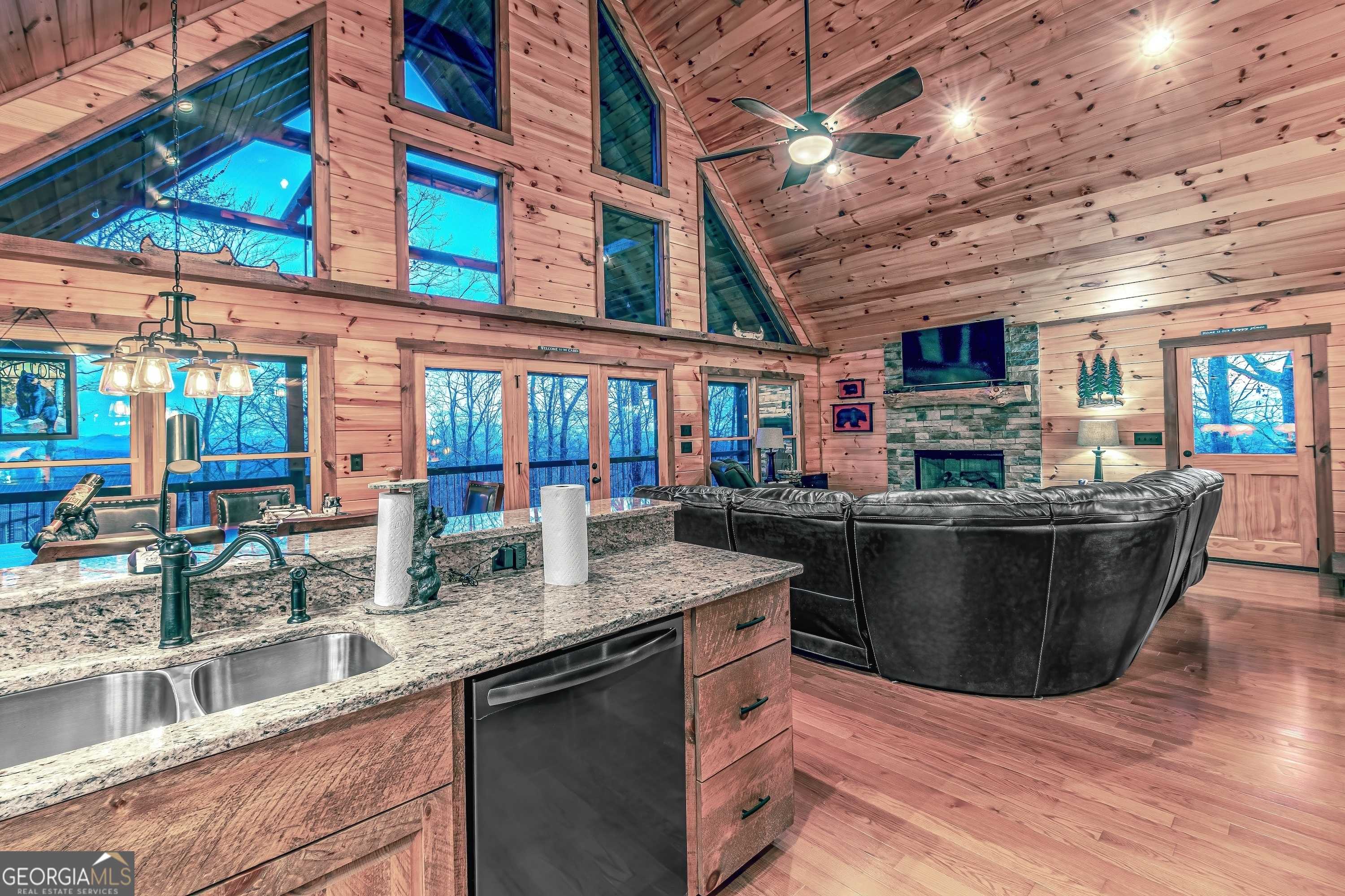 Mineral Bluff, GA 30559,55 Stuart Highland DR