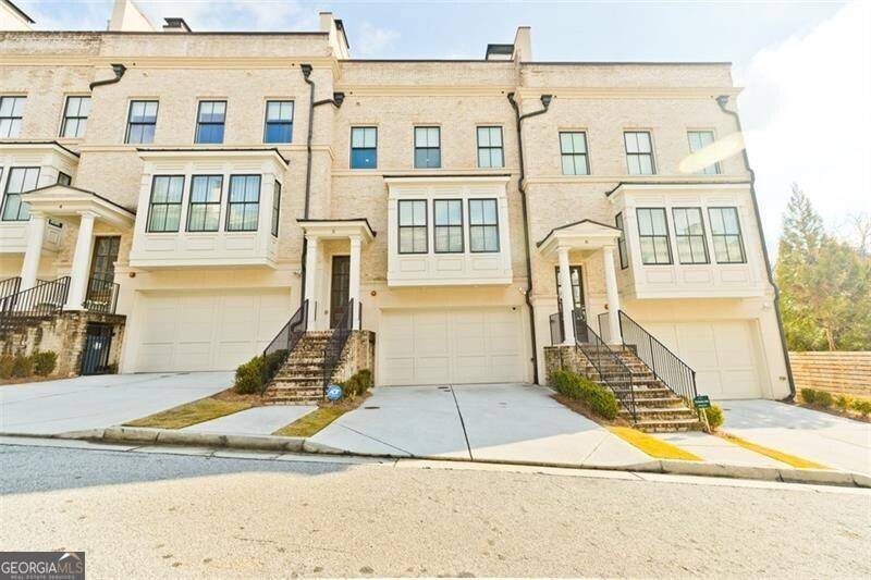 Atlanta, GA 30319,3715 Peachtree RD NE #5