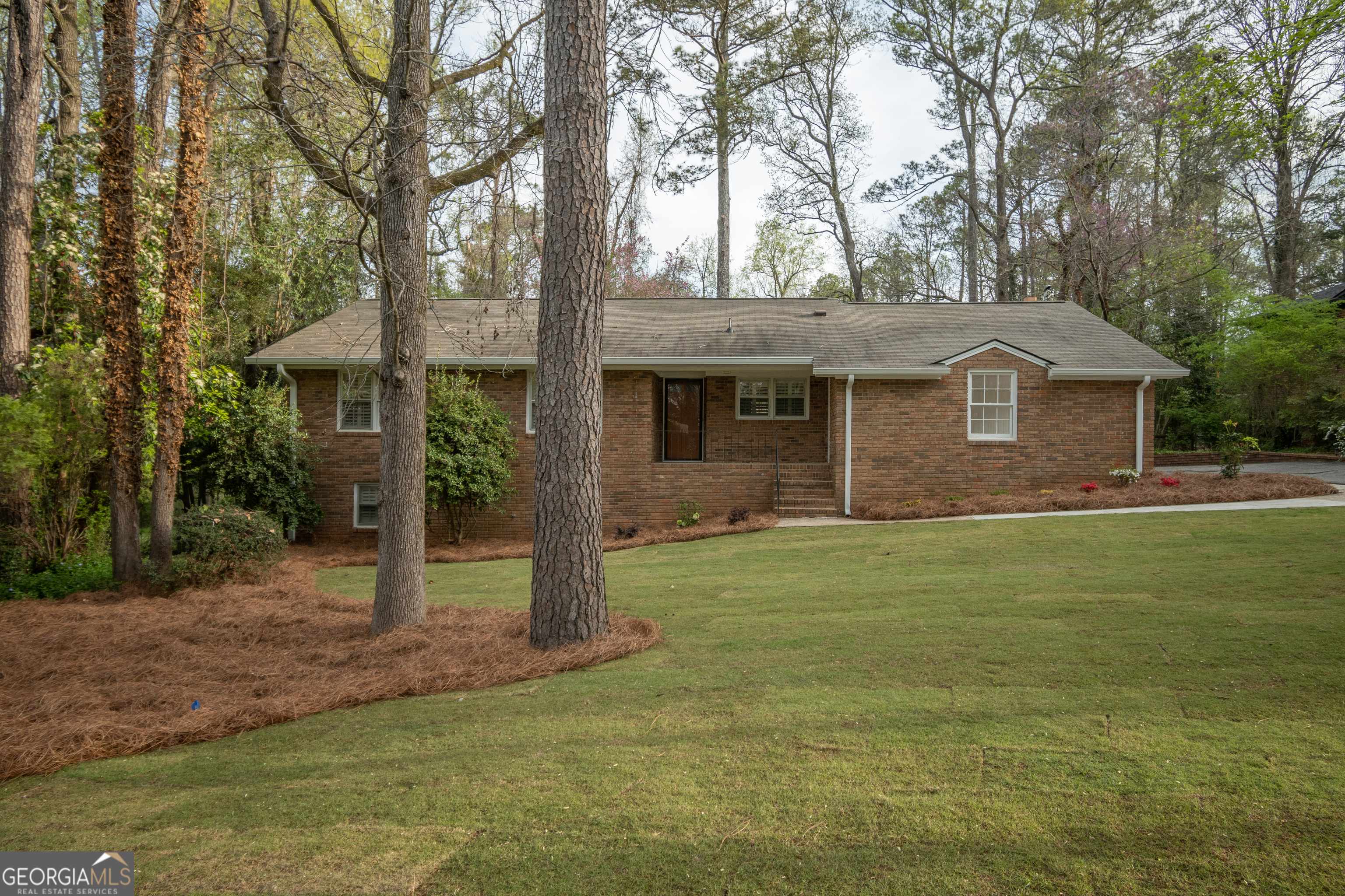 Athens, GA 30606,220 Davis Estates