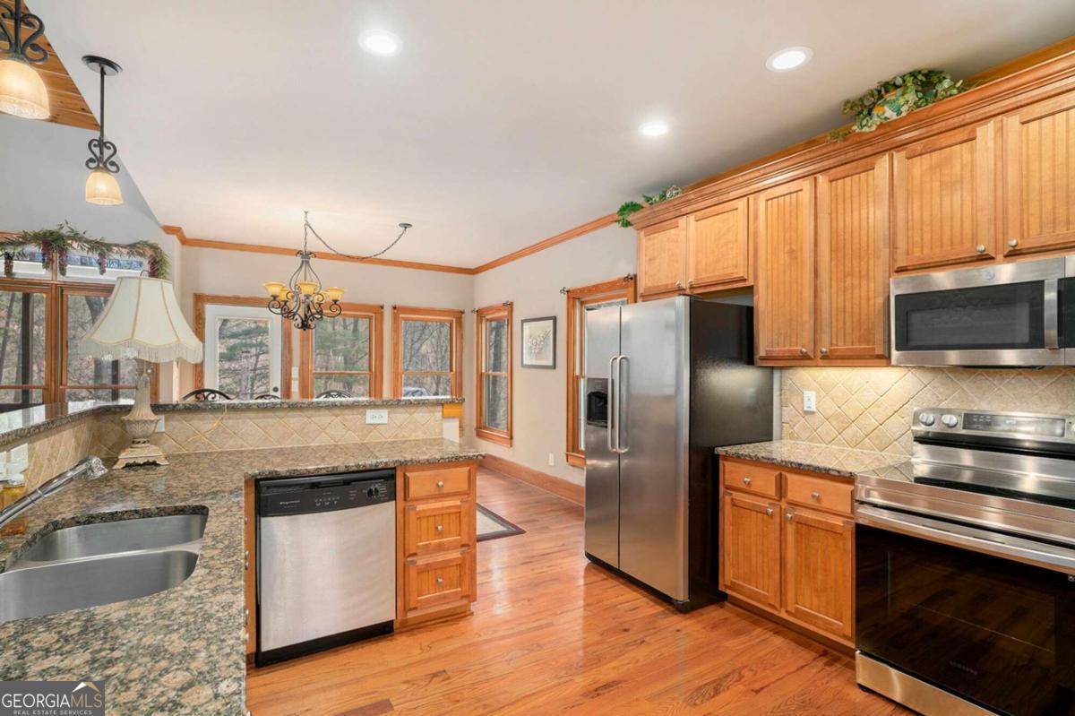 Mineral Bluff, GA 30559,277 Hunters Ridge RD