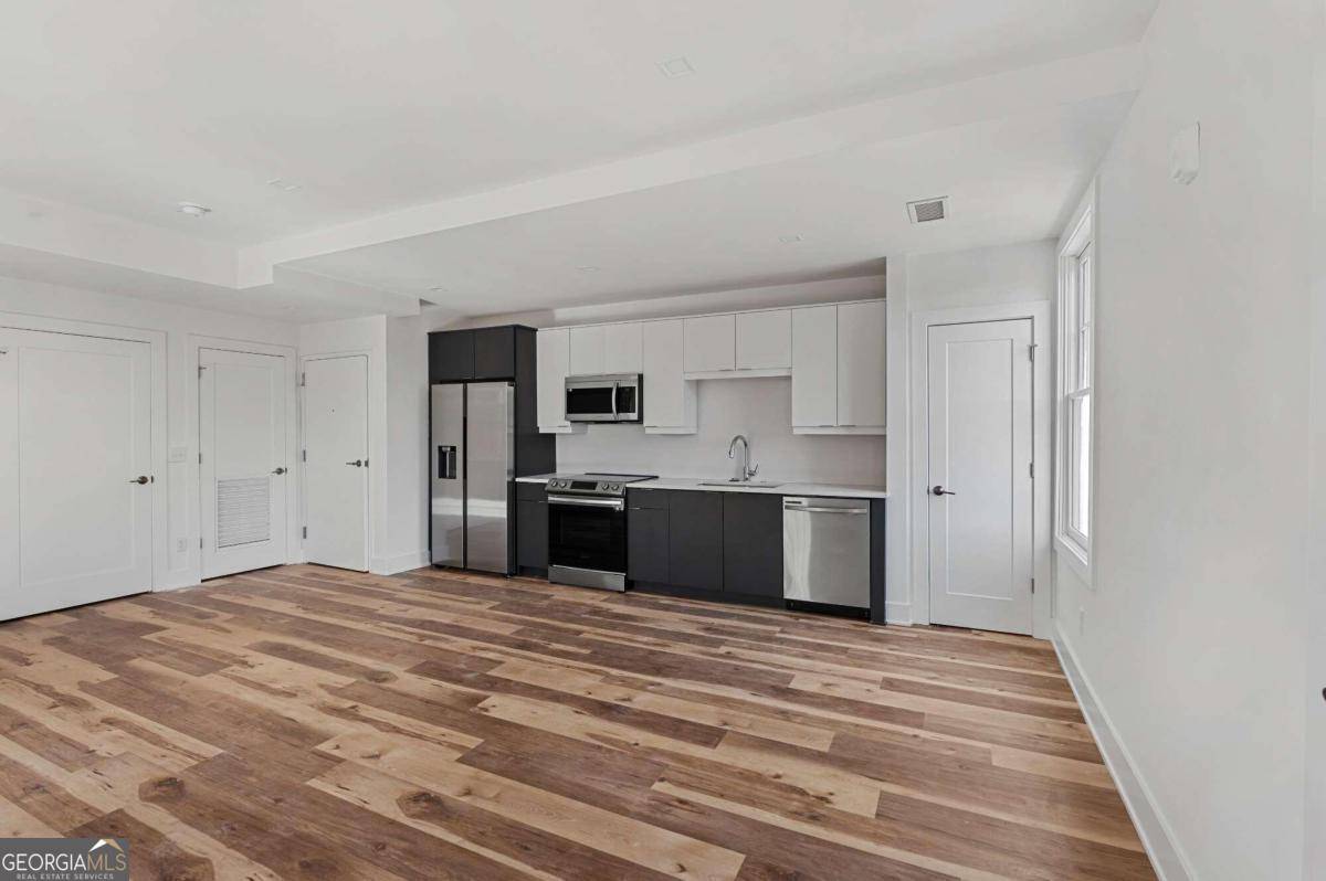 Atlanta, GA 30305,2909 Peachtree RD NE #108