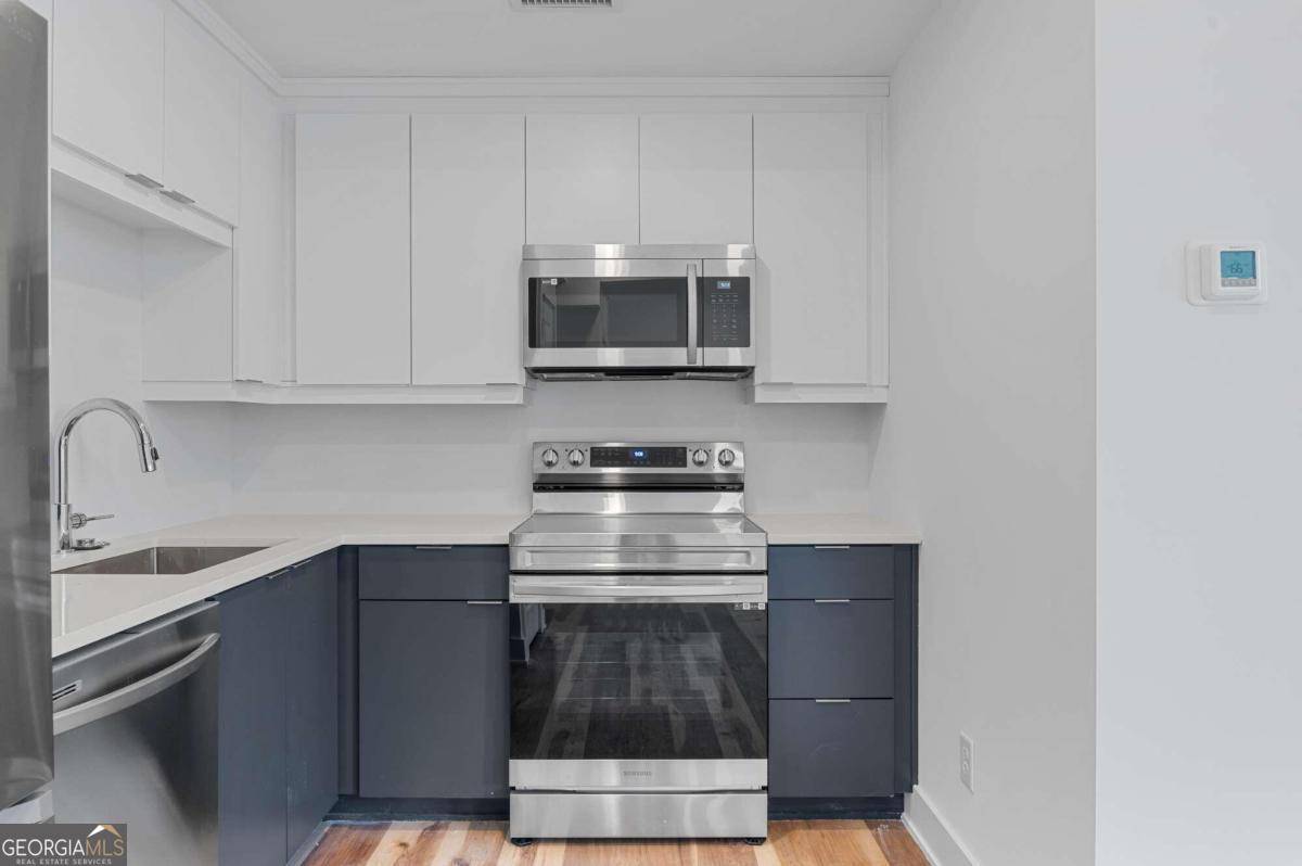 Atlanta, GA 30305,2909 Peachtree RD NE #206