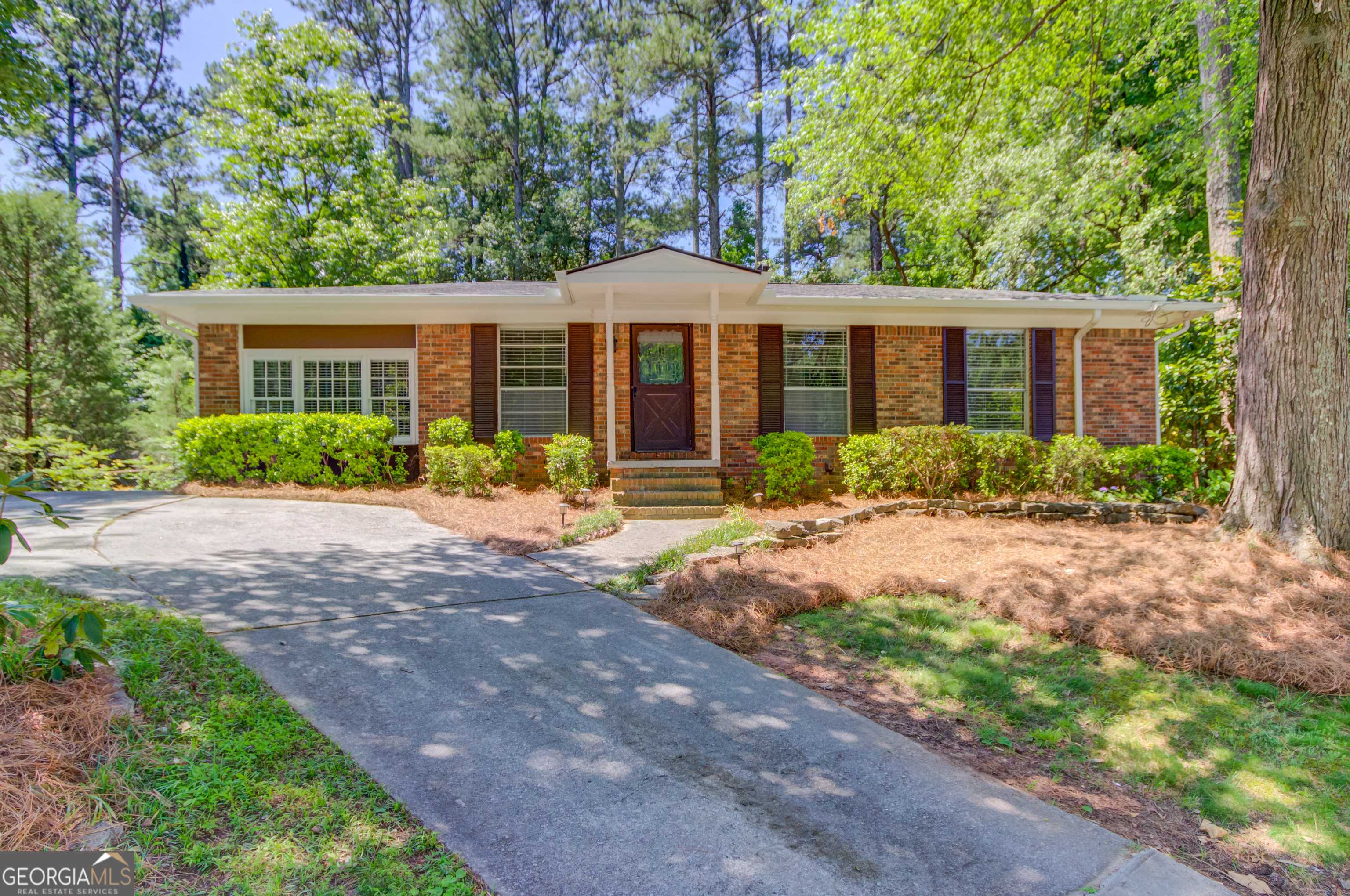 Norcross, GA 30071,922 E Glochester