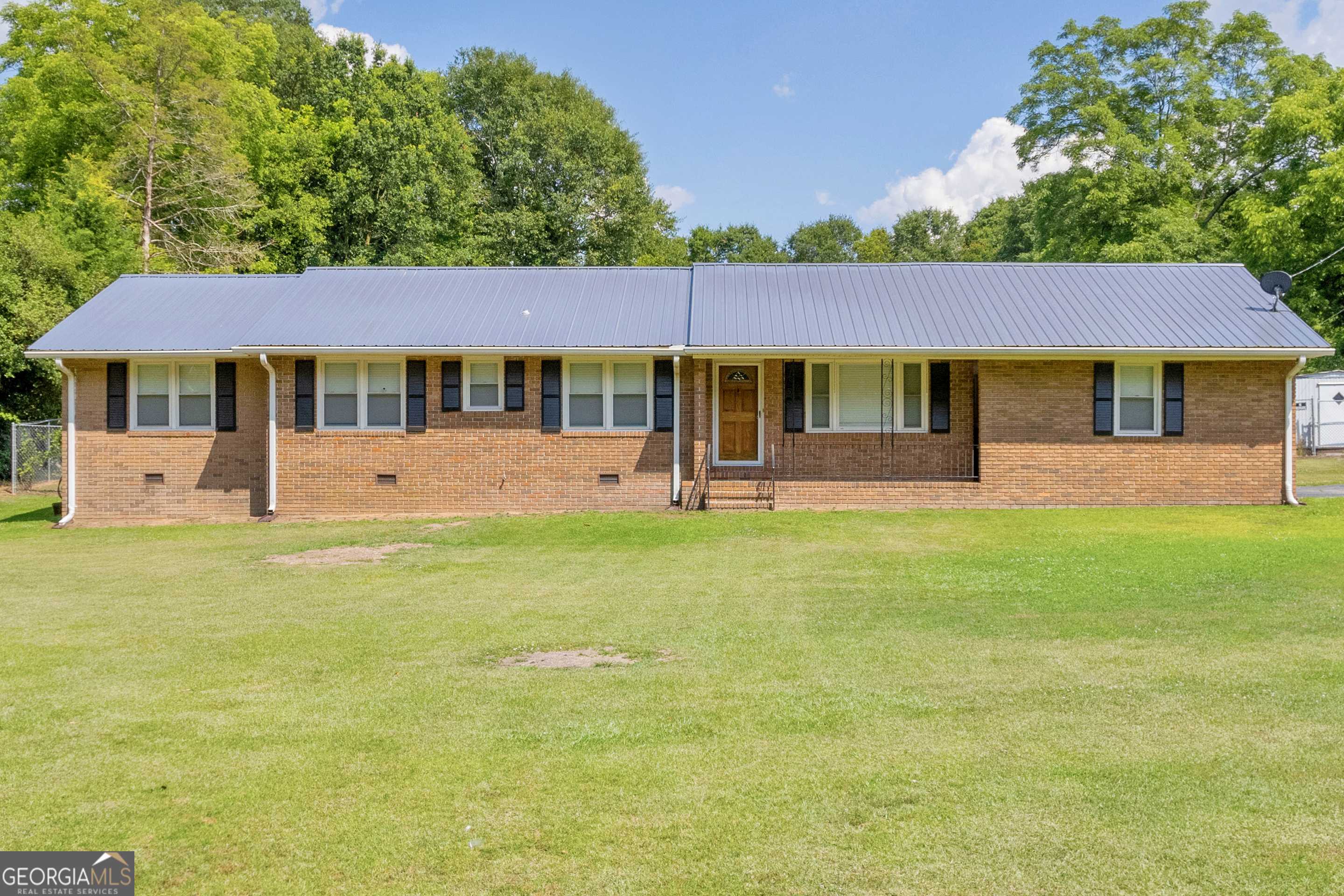 Bowman, GA 30624,74 N Broad