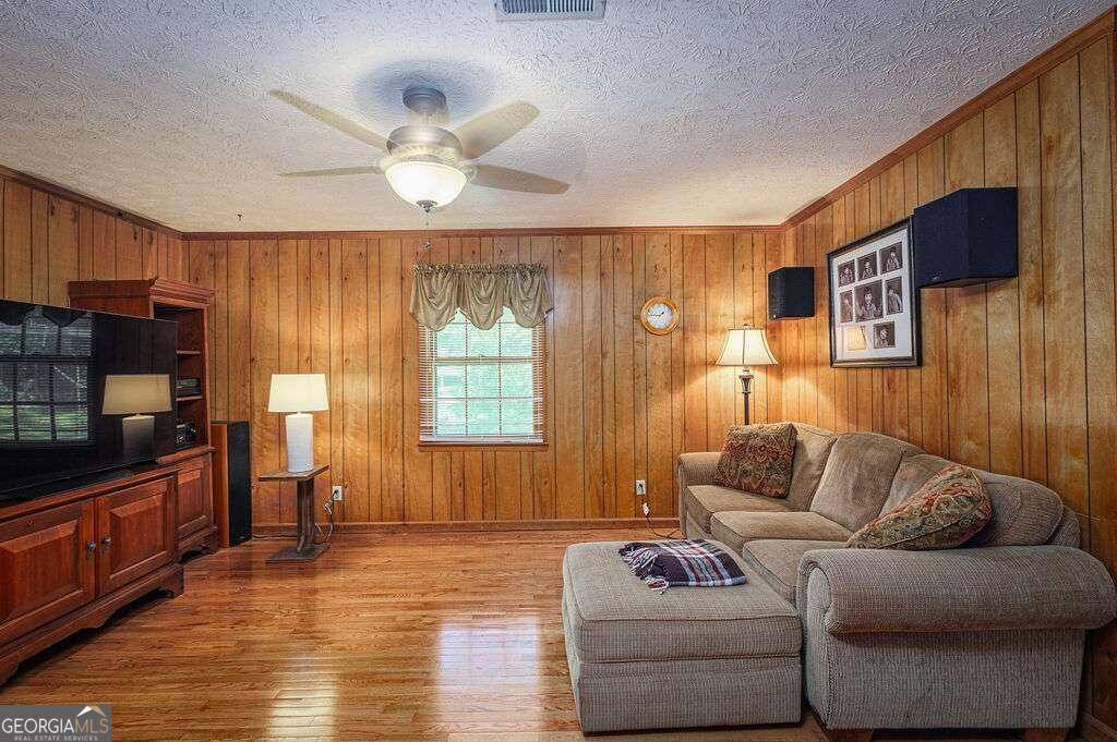 Newnan, GA 30263,42 Willow DR