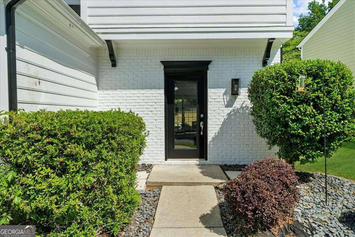 Roswell, GA 30075,6155 Pattingham DR