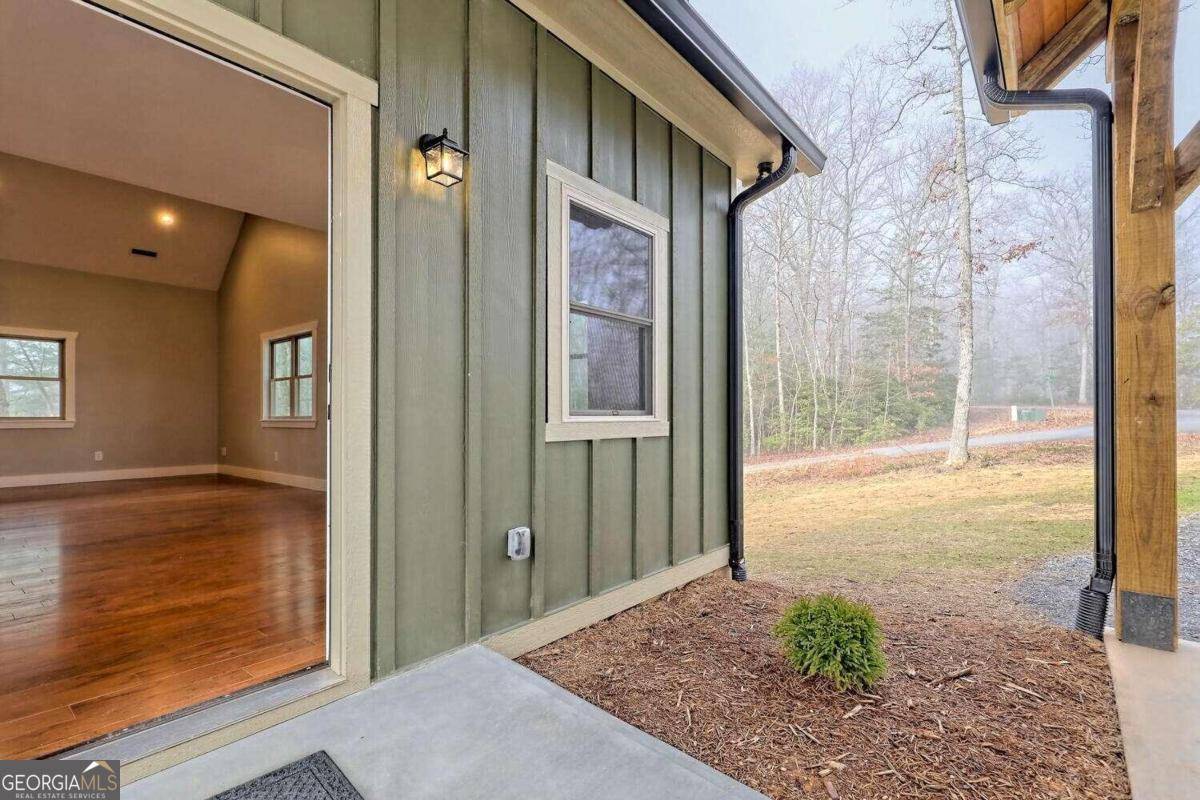 Warne, NC 28909,465 Wildflower RDG