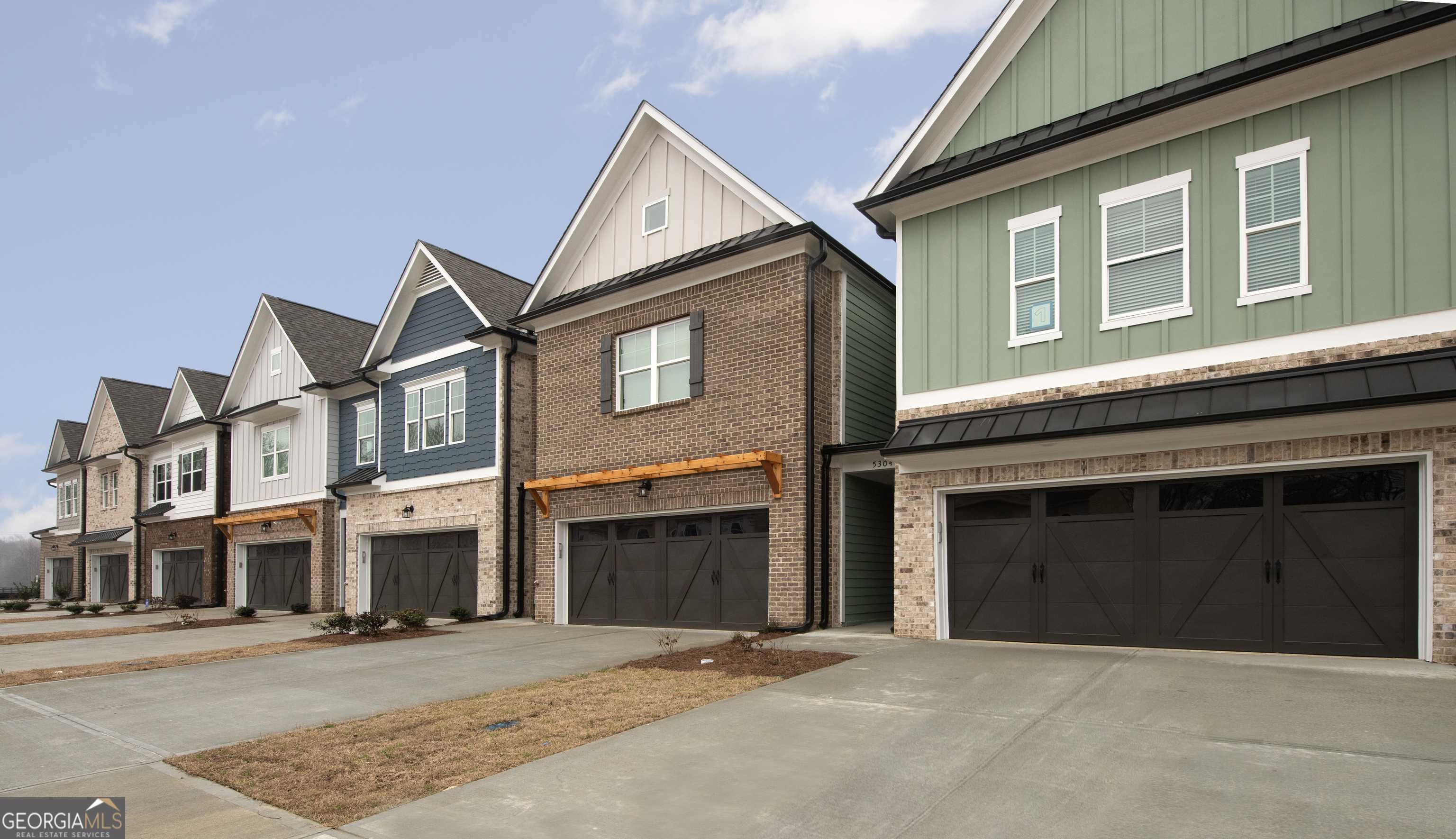 Flowery Branch, GA 30542,5518 LEYLAND