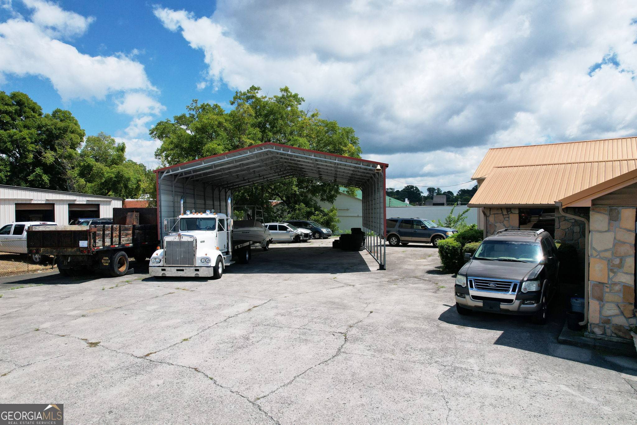 Dalton, GA 30721,608 N Glenwood