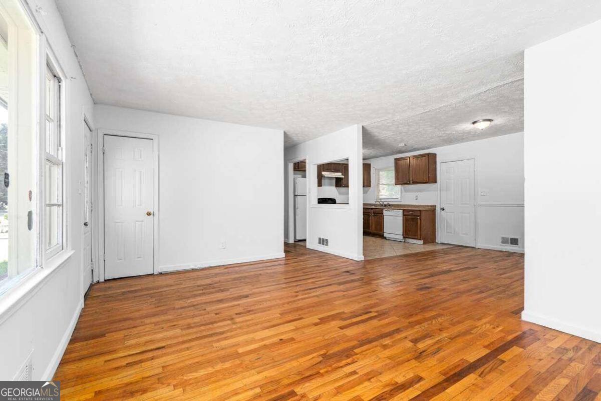 Atlanta, GA 30349,6125 Cedar Wood DR