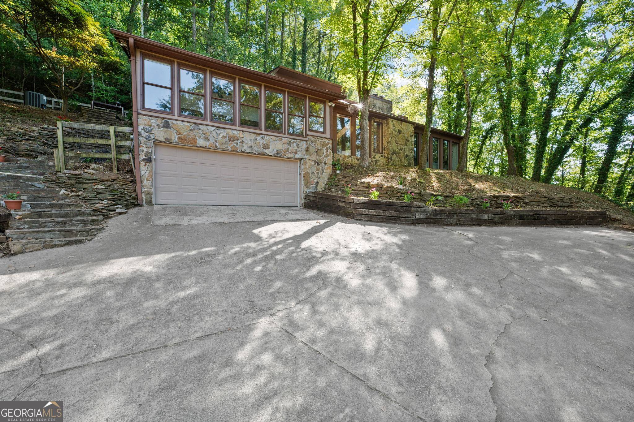 Roswell, GA 30075,295 Azalea DR