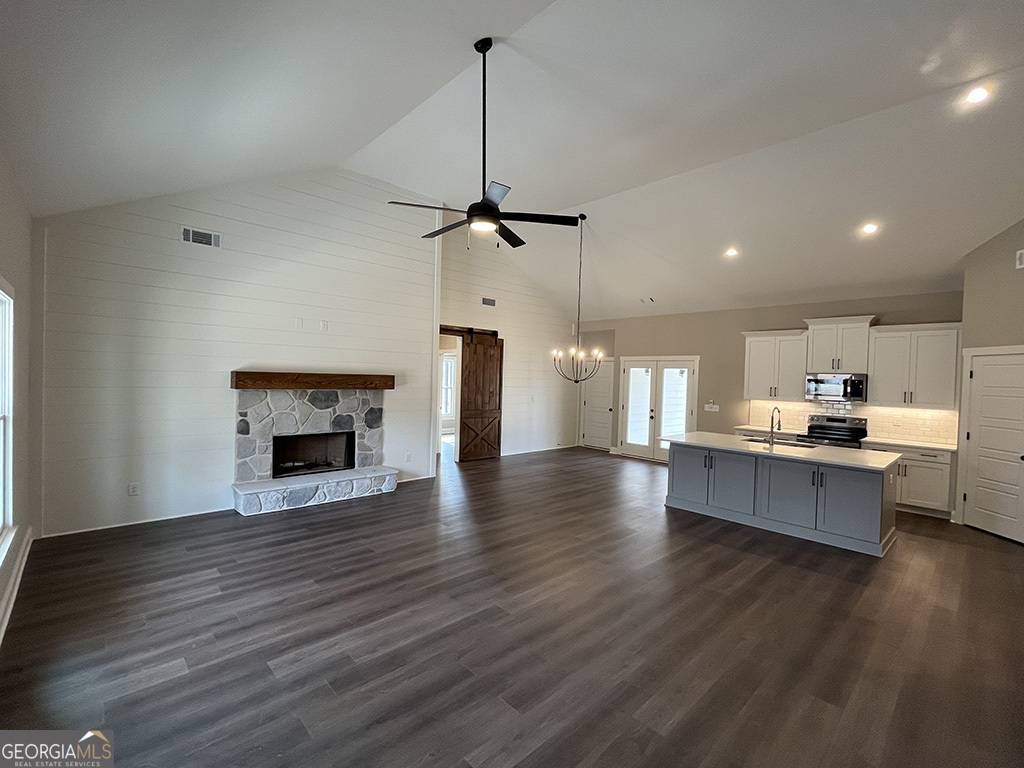 White, GA 30184,120 Peachtree DR