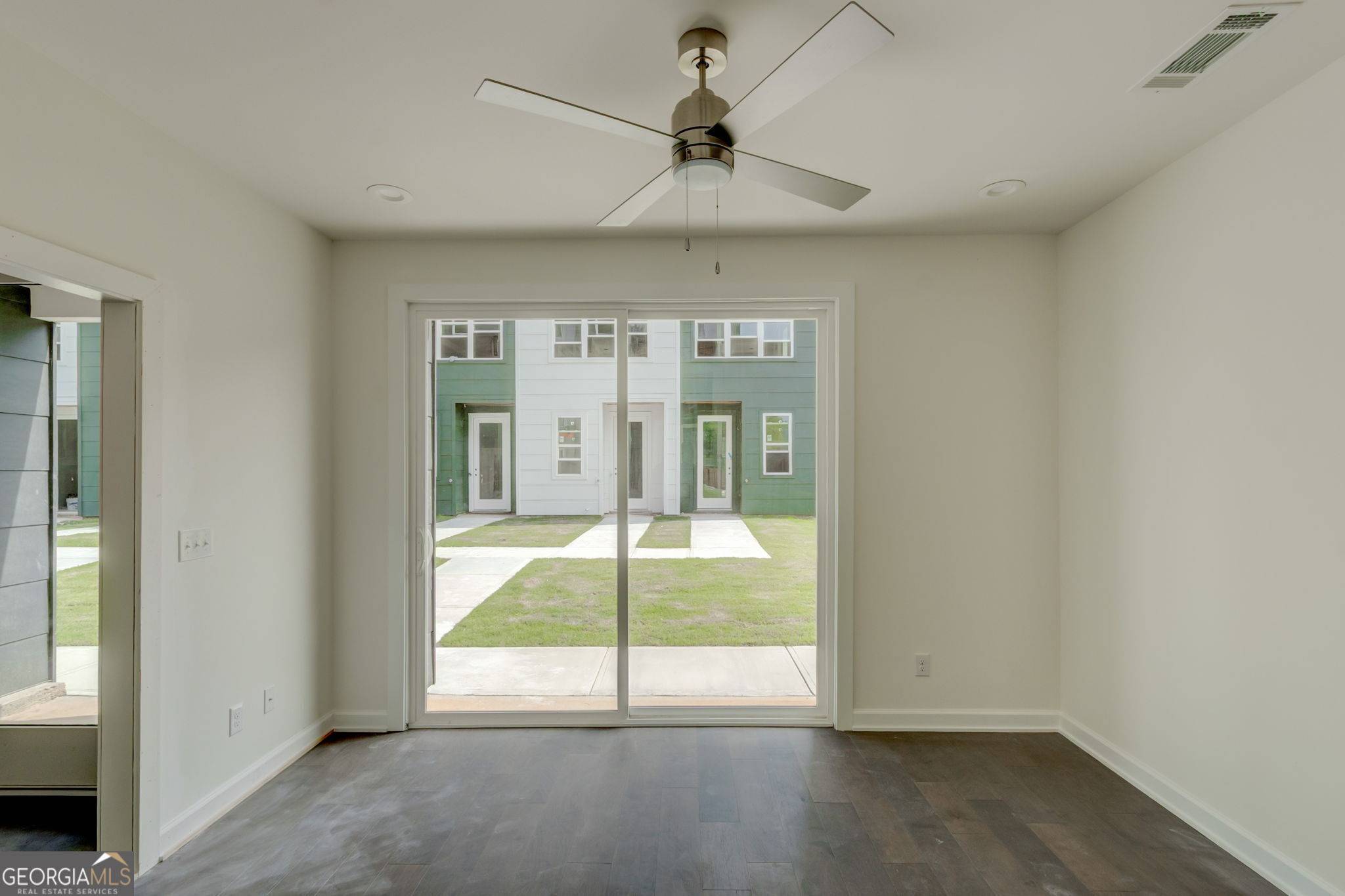 Atlanta, GA 30317,2029 Memorial DR #34