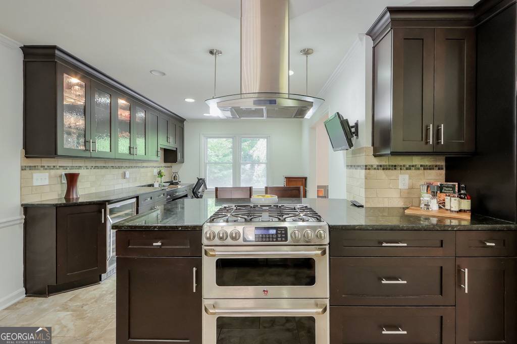 Sandy Springs, GA 30328,115 Landsdowne DR