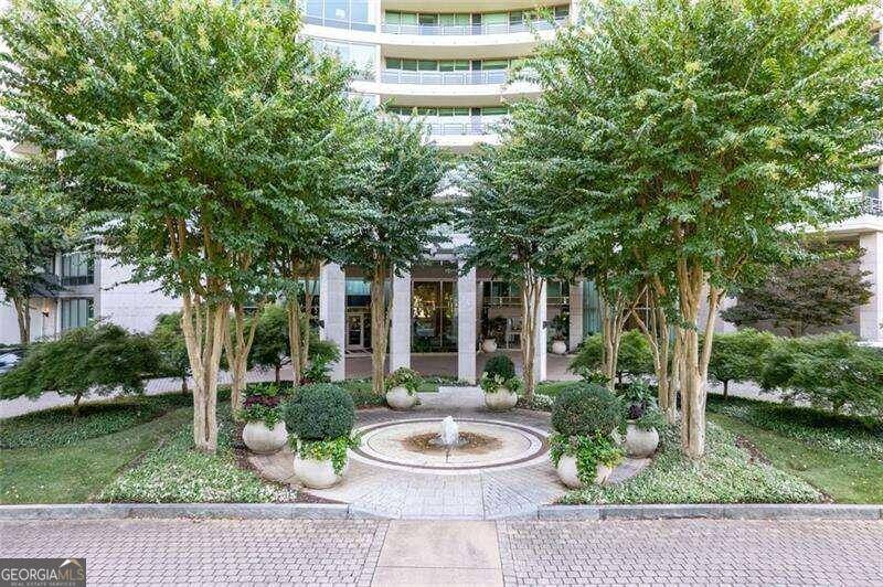 Atlanta, GA 30326,700 Park Regency