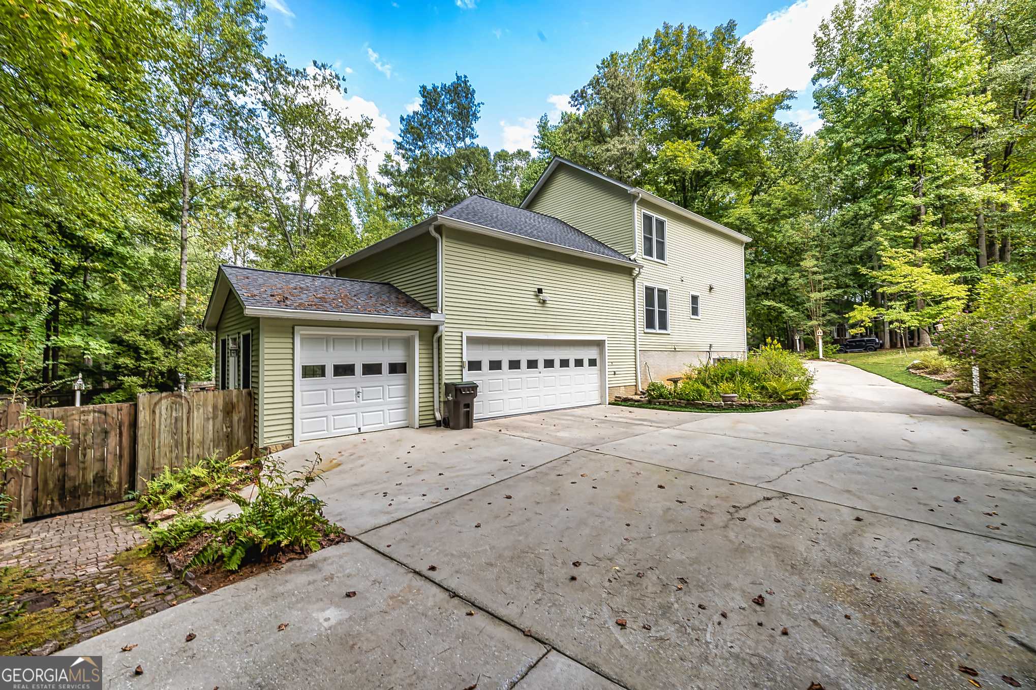 Peachtree City, GA 30269,109 Rosewood CT