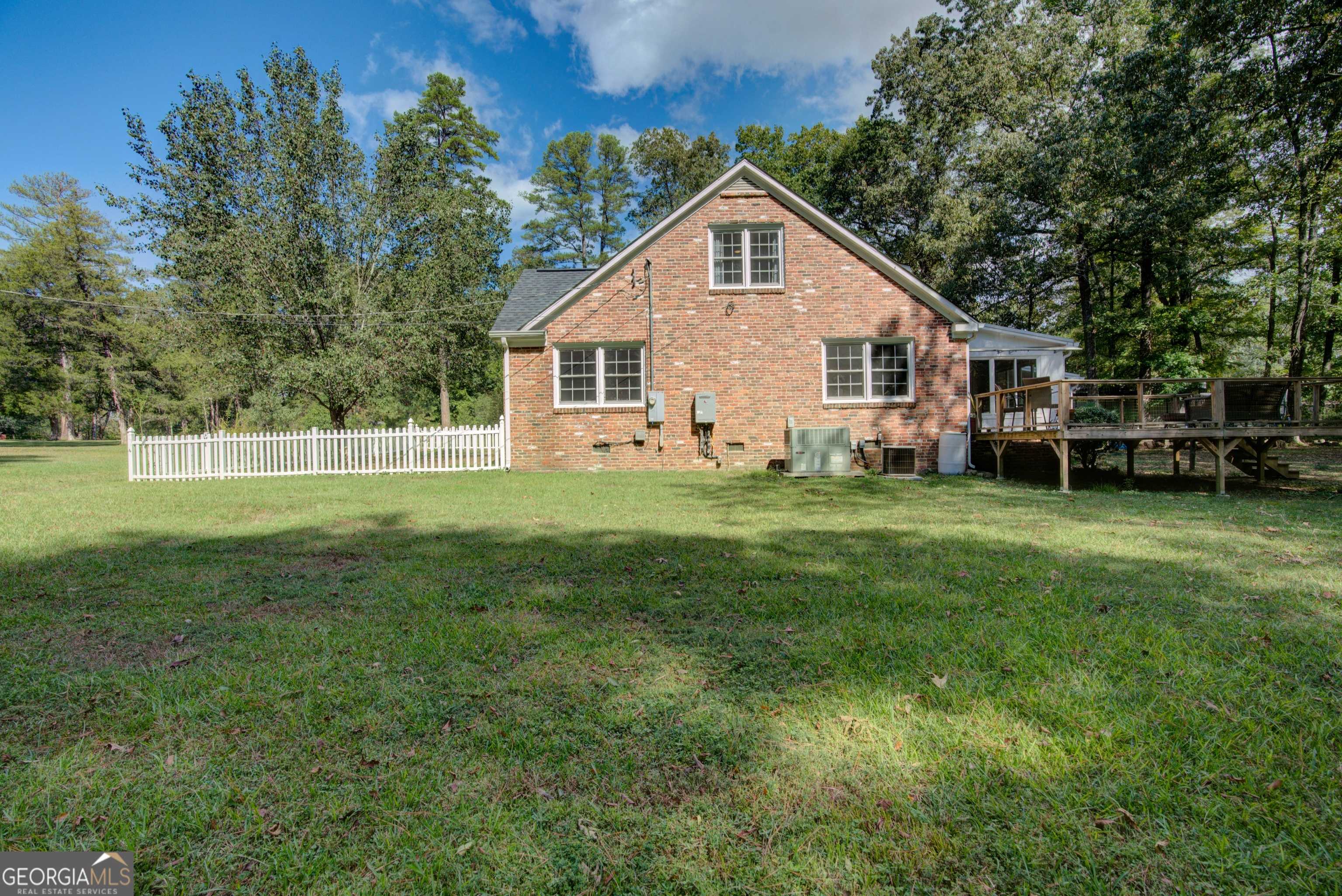 Cedartown, GA 30125,521 W John Hand