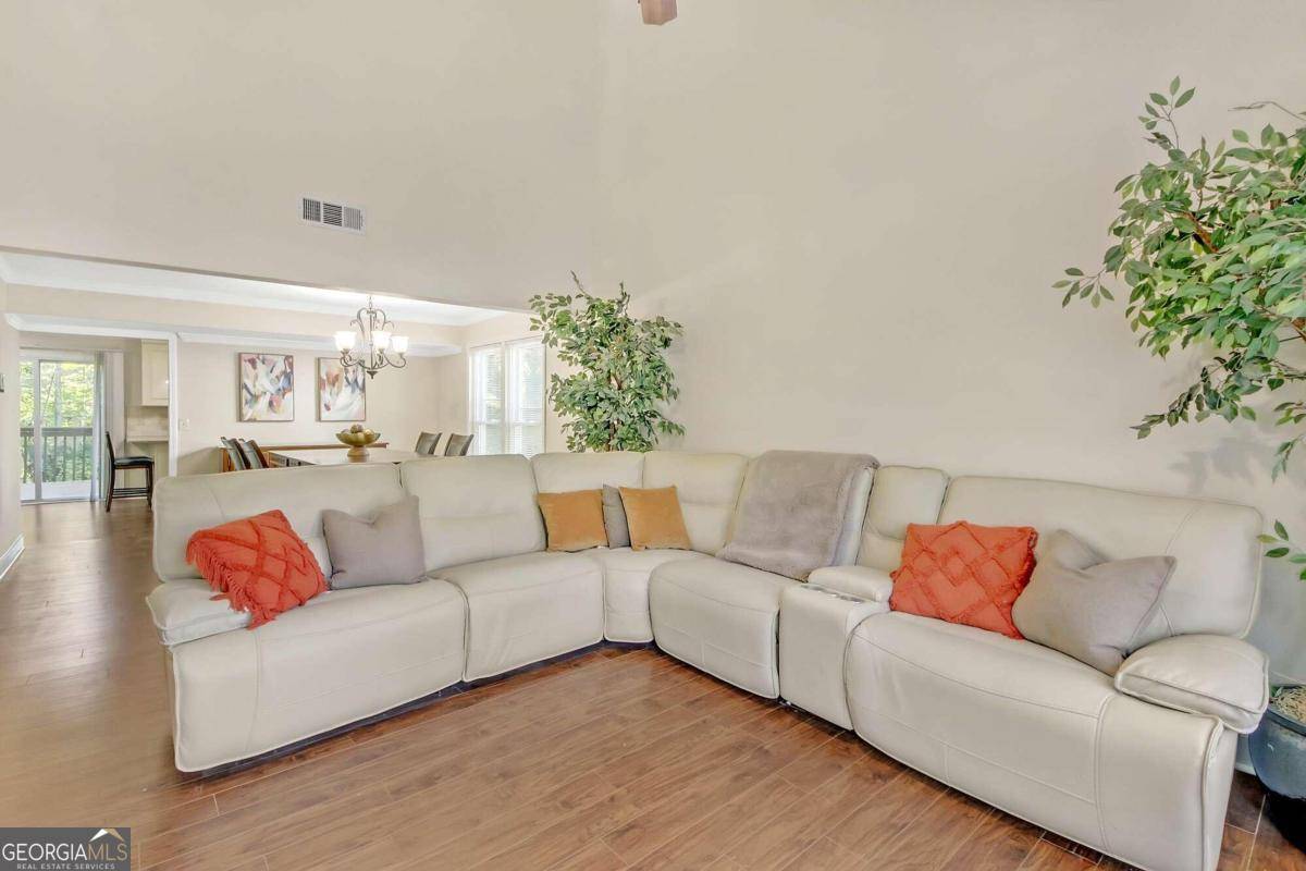 Acworth, GA 30102,1810 May Glen DR